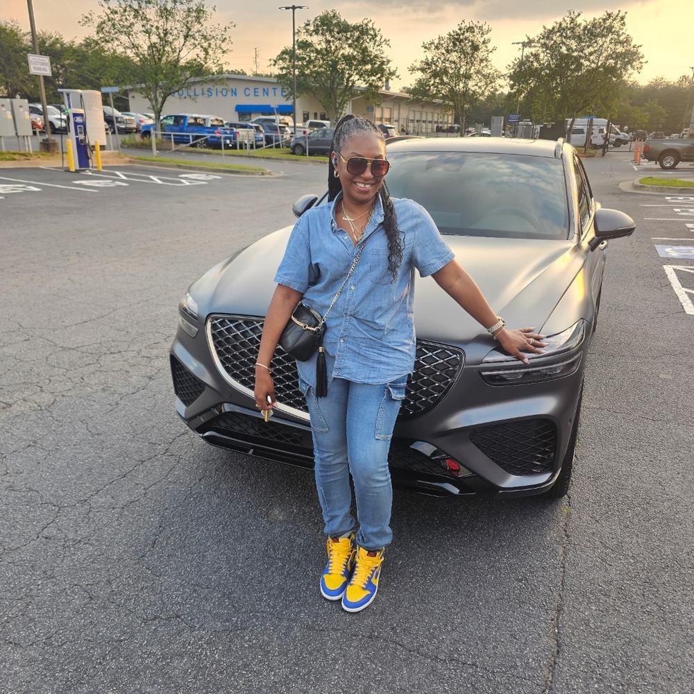 Meet your Posher, Khadeja